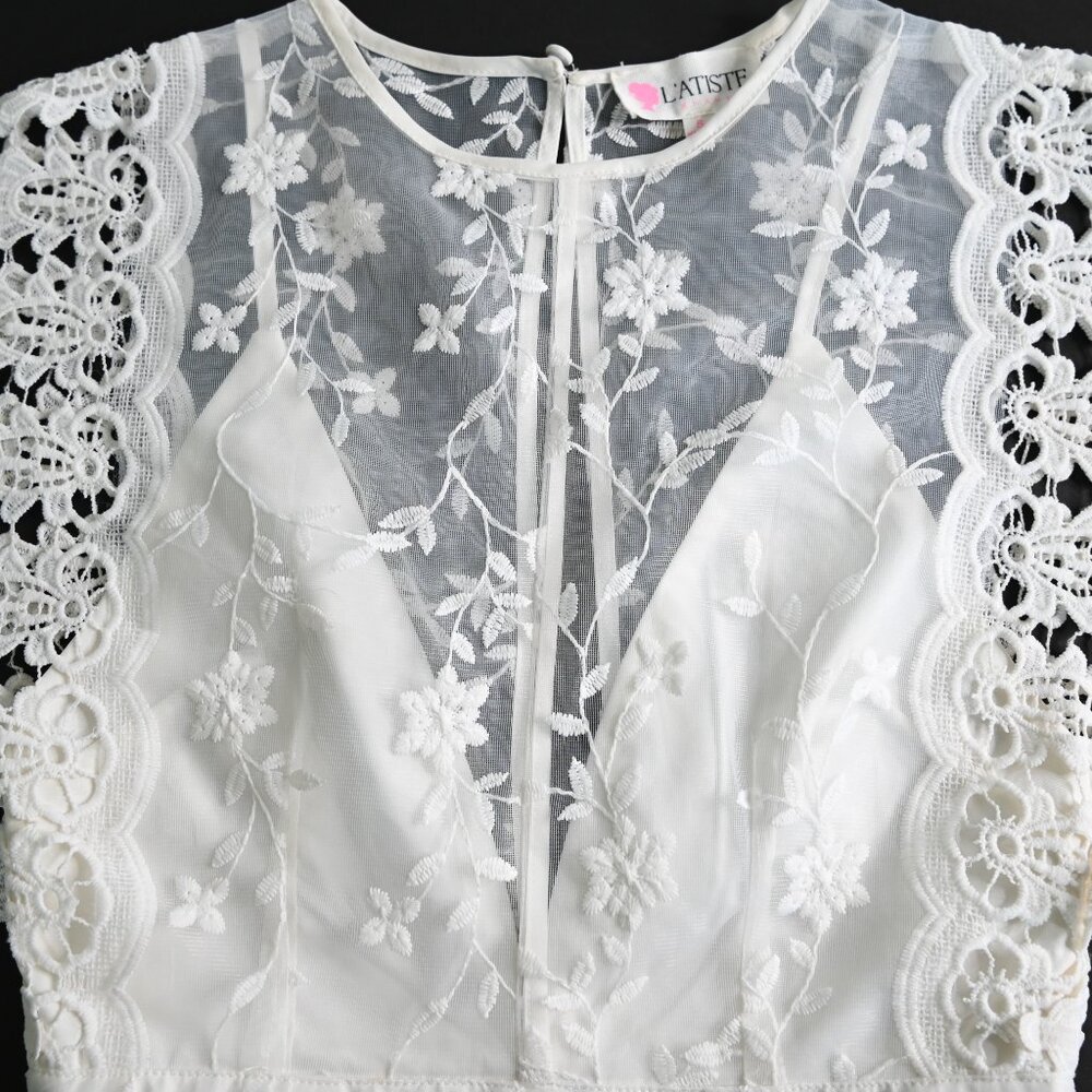 L'ATISTE By Amy Off White Lace Sheer Bodice Open Back Jumper - Size Small - Picture 7 of 14